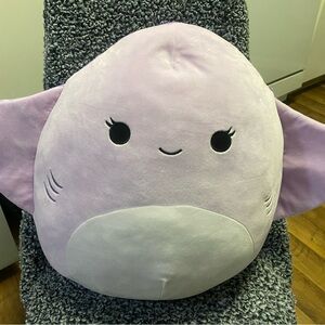 AZIZA Stingray squishmallow